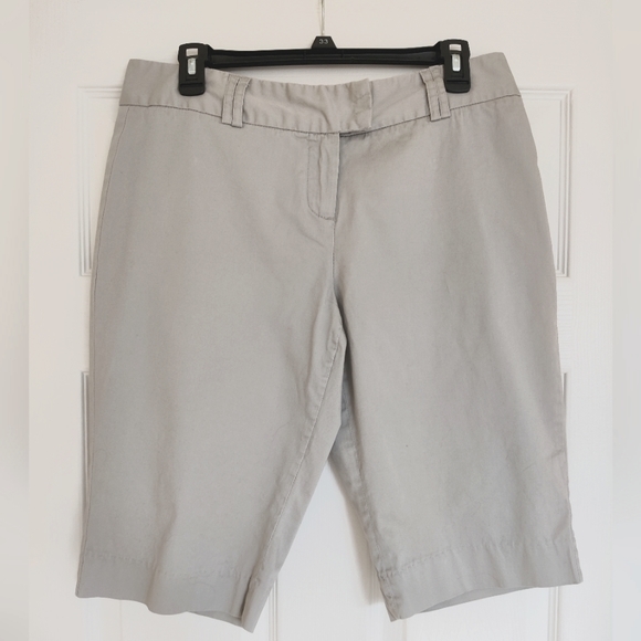 The Limited Cassidy Fit Gray Shorts - Picture 1 of 4